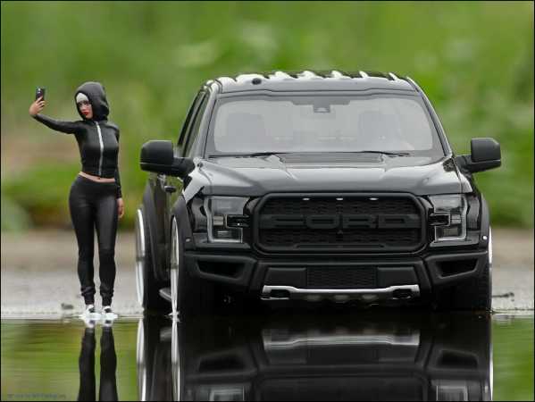 1:18 Tuning Ford F150 RAPTOR "BLACK BEAST EDITION" mit 24 Zoll BBS UNIKAT FELGEN